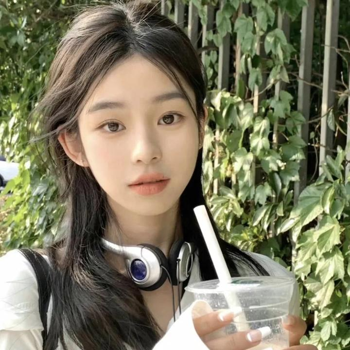 龙隐芳邻房客小姐请自重